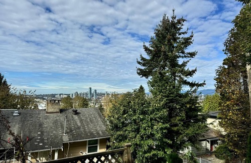 Surrey House | 3 Bed Suite - Best View In Town!