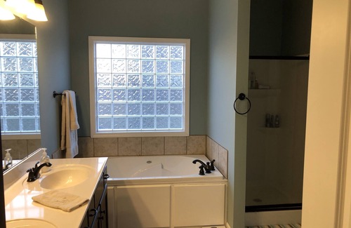Twelve Oaks House | 3 bedroom 2 bath Home π