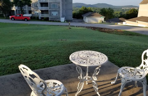Branson House | 3 bedroom, 2 bath house. Sleeps 6. Close to 76 Hwy strip
