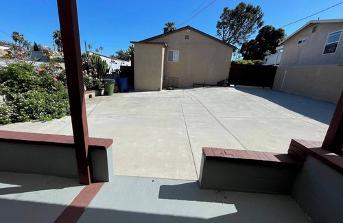 Central San Pedro House | 3 BEDROOM, 2 BATHROOM GATED HOME WITH 3 PARKING SPOTS