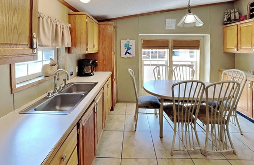 Put-in-Bay Cabin | 3 Bedroom 2 Bathroom Vacation Rental Home in the Island Club -Sleeps 8 - IC83