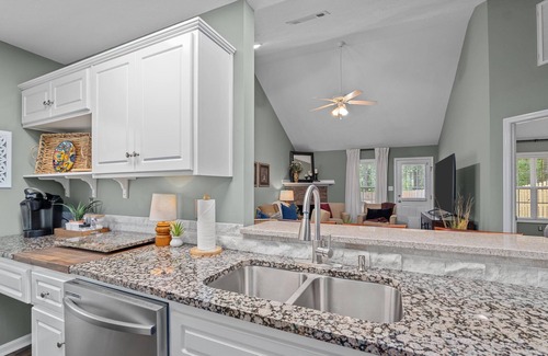 Grovetown House | 3 bedroom 3 bath home in Grovetown. The sleeping arrangements for this property are 3 queen beds and the sofa upstairs folds out into a king bed.