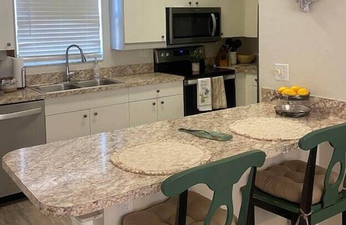 Memphis Apartment | 3 Bedroom 688628 by Houzlet