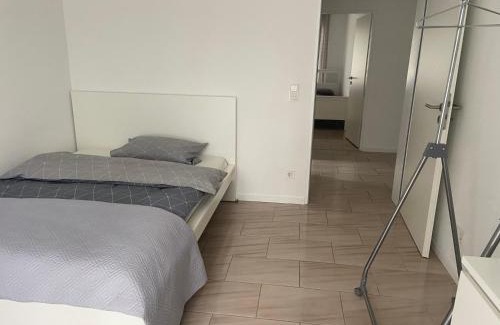 Leverkusen Apartment | 3 bedroom apartment in Leverkusen incl parking-near Messe Deutz-Lanxessarena-Bayarena