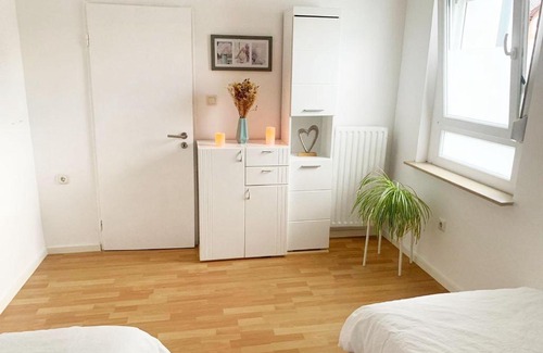 Rheindorf Apartment | 3 bedroom apartment in Leverkusen