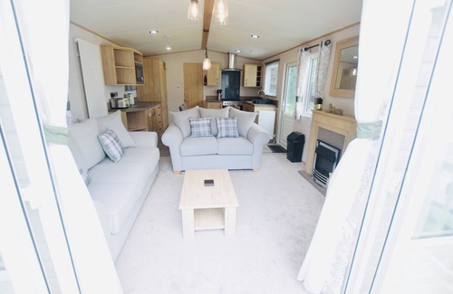 Shanklin House | 3 Bedroom Caravan MC34, Shanklin, Isle of Wight, Dog Friendly