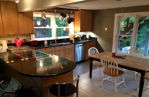 Black Mountain Ski Chalet | 3-bedroom chalet in cool Black Mountain with WiFi, AC. Close to Asheville