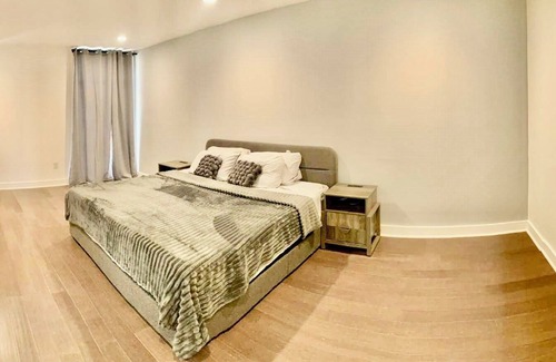 Society Hill Condo | 3-bedroom condo in Society Hill Historical district of Philadelphia with AC