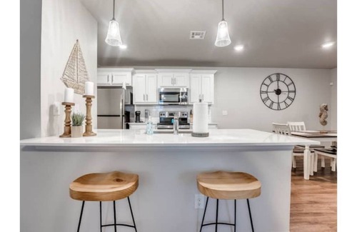 Midwest City House | 3 bedroom duplex close to Tinker