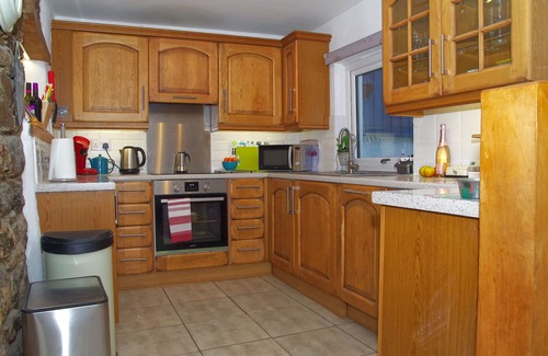 Narberth House | 3 bedroom family friendly and pet friendly cottage in Narberth, Pembrokeshire