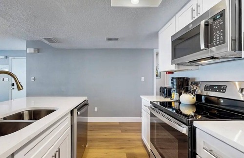 Royal Palm Bay Condo | 3-bedroom FIRST FLOOR condo in Kissimmee with AC, fully remodeled and more