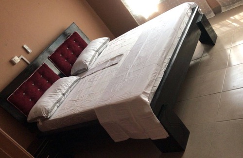 Limbe House | 3 Bedroom Fully Furnished gated Guest House