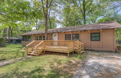 Grove Cabin | 3-bedroom fully remodeled cabin in charming Grove, OK Private boat ramp.