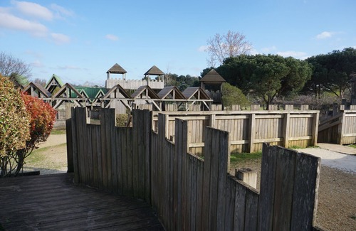 Hourtin Port House | 3-Bedroom Holiday Home, on the Edge of Lake Hourtin, With Swimming Pool