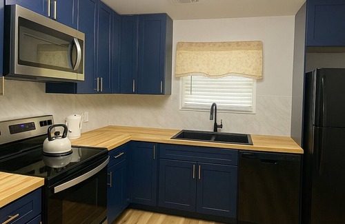 Ozark House | 3-bedroom home in charming Ozark with fitness room. Start relaxing