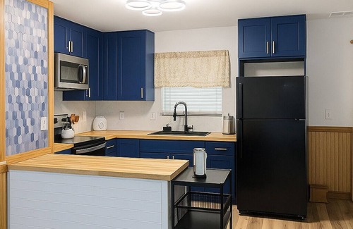 Ozark House | 3-bedroom home in charming Ozark with fitness room. Start relaxing
