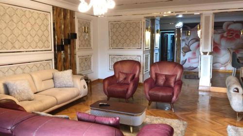 Al Duqqi Apartment | 3-bedroom hotel apartment in Dokki, a distinctive accommodation, minutes to Zamalek
