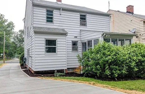 Cleveland Heights House | 3-bedroom house in fabulous Cleveland Heights with AC