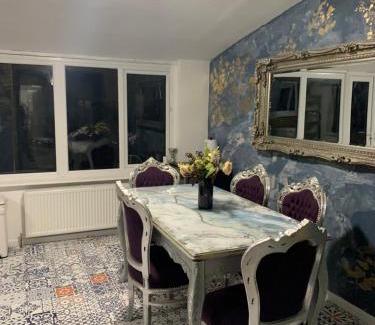 Colchester House | 3 bedroom house Colchester