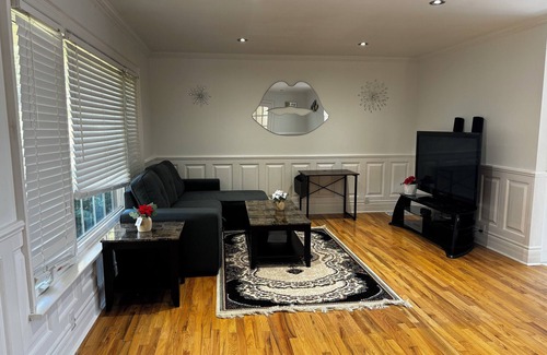 King House | 3-bedroom house in charming King City with AC, WiFi. Enjoy your stay