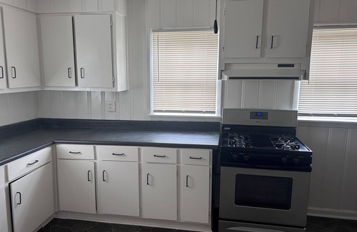 Augusta House | 3-bedroom house in Martinez. Bring your own furniture or we can furnish for you