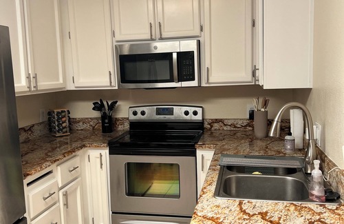 South Natomas House | 3-bedroom house in perfect Sacramento with AC