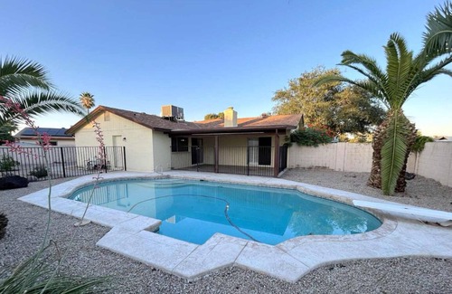 Manistee Ranch HOA House | 3-bedroom house in welcoming Glendale with WiFi, AC