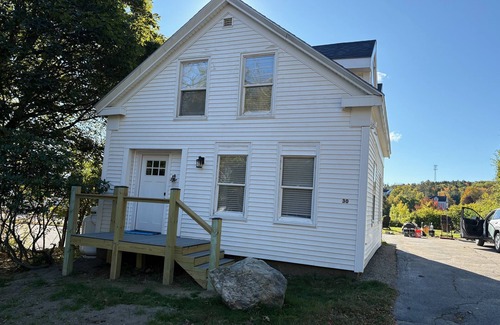 Machias House | 3-bedroom House with River View in the Center of Town