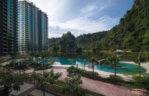 Hulu Kinta Apartment | 3 Bedroom Lakeview Executive Suite #7