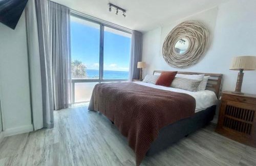 Bantry Bay Apartment | 3 bedroom luxurious apartment in Clifton