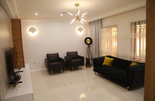 Gudu House | 3 Bedroom Luxury Townhouse with Full Home Automation