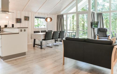 Sjaelborg House | 3 Bedroom Nice Home In Esbjerg V