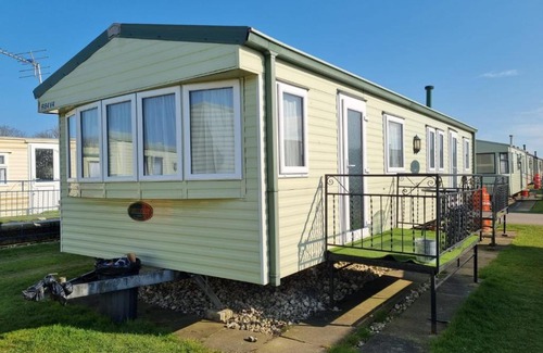 Skegness House | 3 Bedroom Sleeps 6 on Coral Beach