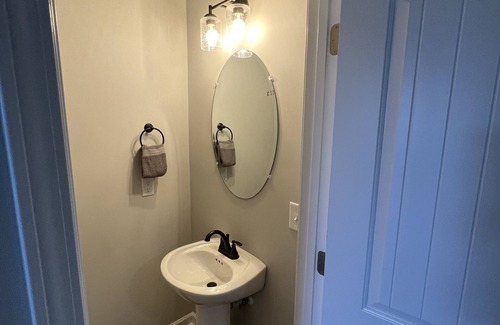 Lebanon House | 3 bedroom townhome close to Nashville!