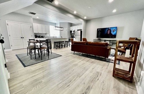 Ogden House | 3 Bedroom Townhome Suite
