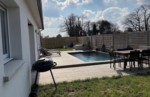 Ambares-et-Lagrave Villa | 3-bedroom villa with pool and spa