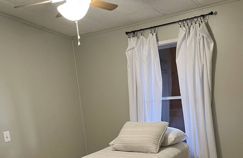 Wytheville House | 3 bedroom with parking and great views.