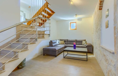 Dracevica Villa | 3 bedrooms, 2 bathroom villa with pool and nature views