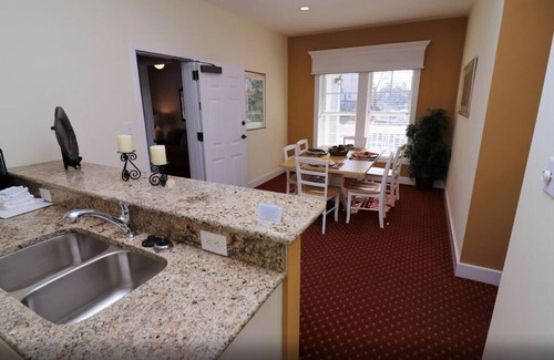 Lackey Cottage | 3 Bedrooms Cottage Suite Village in King's Creek weekly booking 8 days/7nights