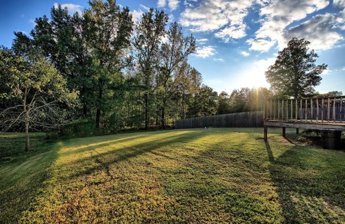 Clarksville House | ✔3 Beds ✔2 Baths✔6 Miles to Post ✔ King ♚ Bed