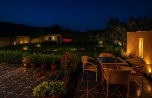 Jamdoli Villa | 3 BHK Farm With Indoor Pool Near City Centre