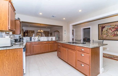 Jefferson House | 3 BR, 2 Baths, Pets & family friendly, Historical safe home + 5 miles downtown