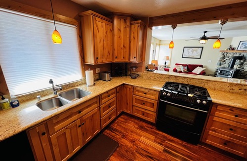 Truckee Condo | 3 BR Family Friendly Updated Condo Near Ski Hill, Lake & Hiking.