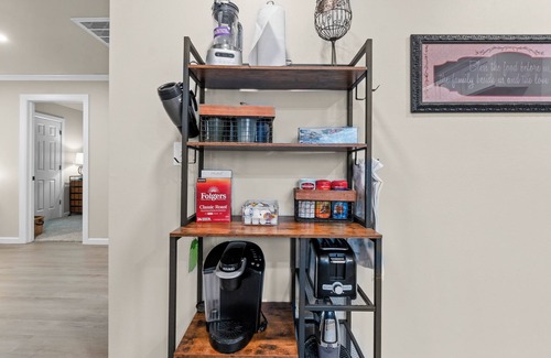 Glenpool House | 3 BR house on the historic black and gold park with splash pad in back yard a