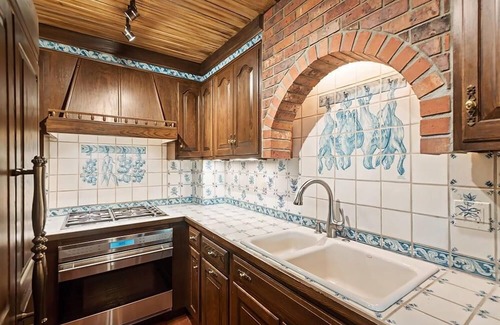 Snowmass Village Apartment | 3 BR Penthouse w Hot-tub -mountain Views