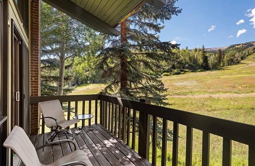 Snowmass Village Apartment | 3 BR Penthouse w Hot-tub -mountain Views