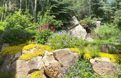 Snowmass Village Apartment | 3 BR Penthouse w Hot-tub -mountain Views