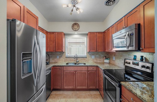 South Pinellas Community Council House | 3 BR Retreat in St. Pete's - Close to beaches!