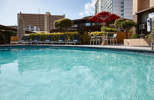 Ala Moana House | 3 City View Moderate Rooms at Pagoda Hotel