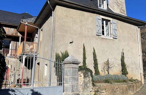 Beost House | 3* gîte "La maison Salanave" with garden and SPA Ossau valley mountain view